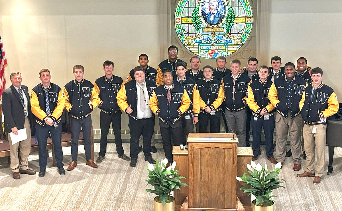 Twnety-five Winter ans Spring senior 3-yar atheltes were awarded a Varsity Letterman jacket.  (not picuted du eto a Poer plant outage: Nick Burdumy, Samuel Coppa, Michael Kling, Christian Knaus, Frincisco Torres-Vega, Jack Welsh