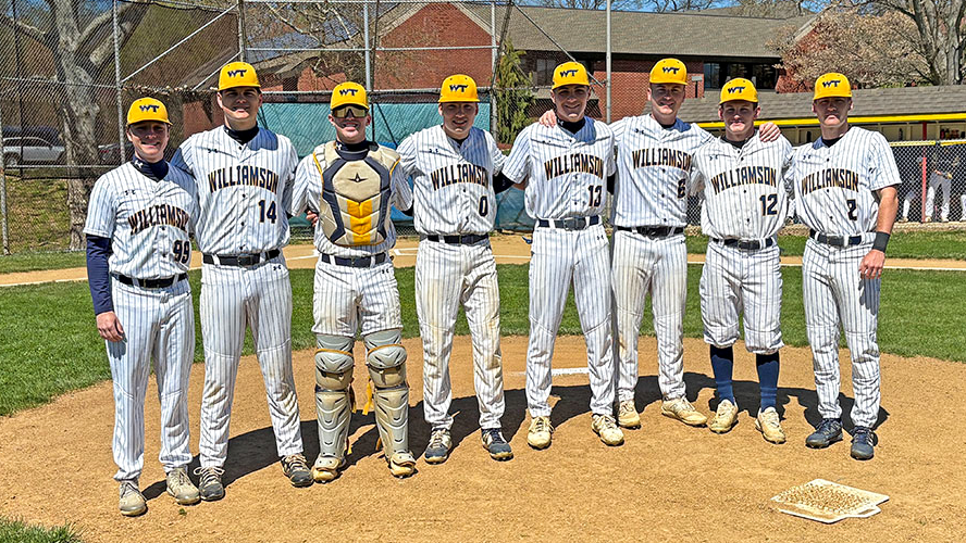 Baseball Sweeps Senior Day Doubleheader Against Patrick Henry