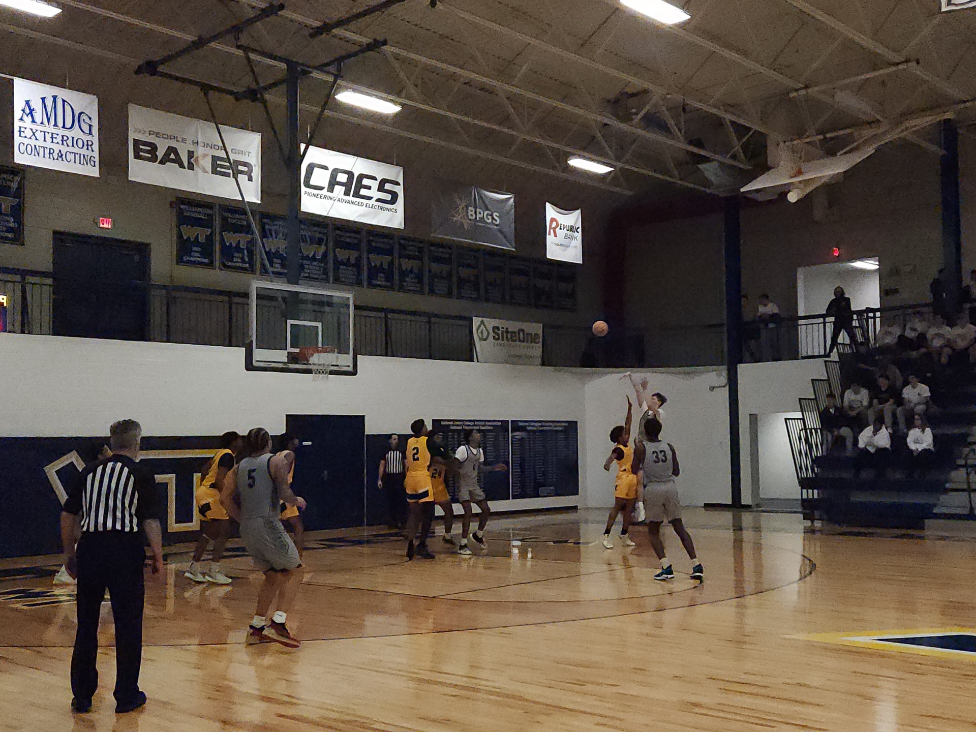 Liam Rardin hits for two of his 15 points in Williamson's 74-60 win over RCSJ-Cumberland