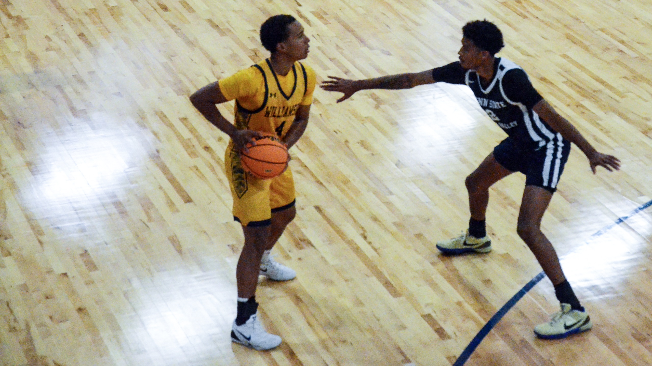 Basketball Places Five in Double Figures But Drop Heartbreaker to PSULV
